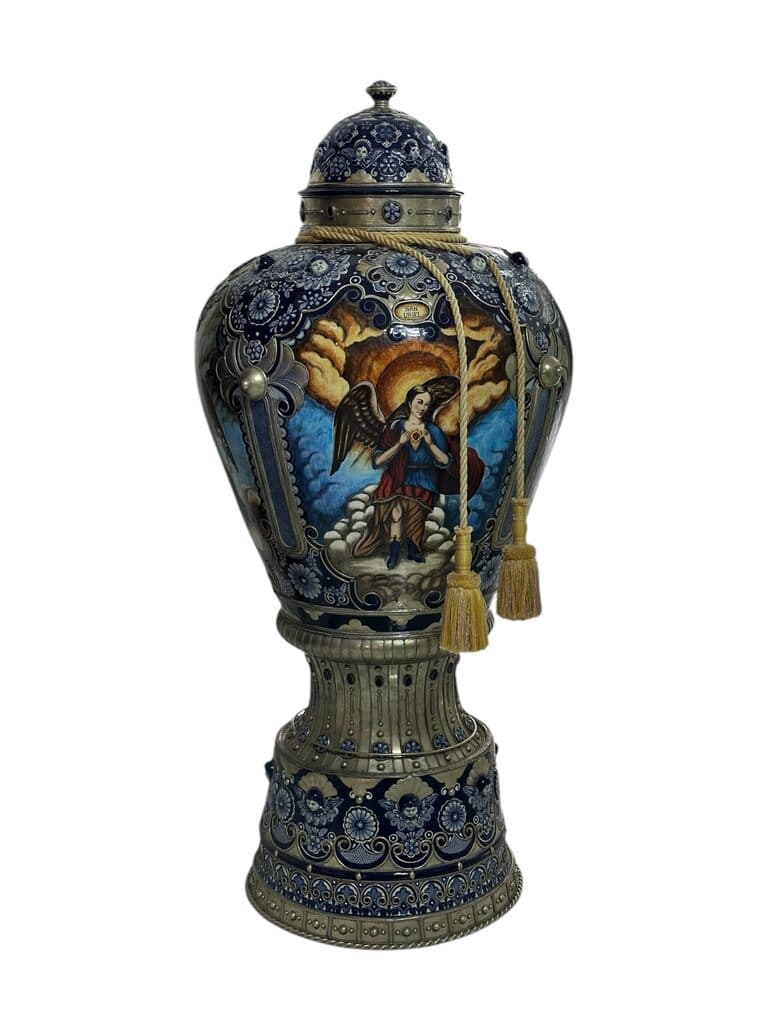 Large Vase Archangel de Jesus Guerrero Santos - Ceramic, 2000s