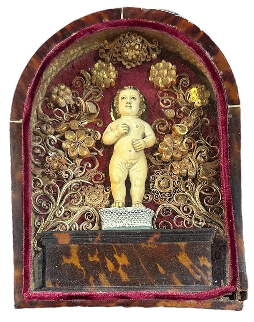 Portable Altar With Baby Jesus de Unknown Artist - Mixed media, Siglo XVIII